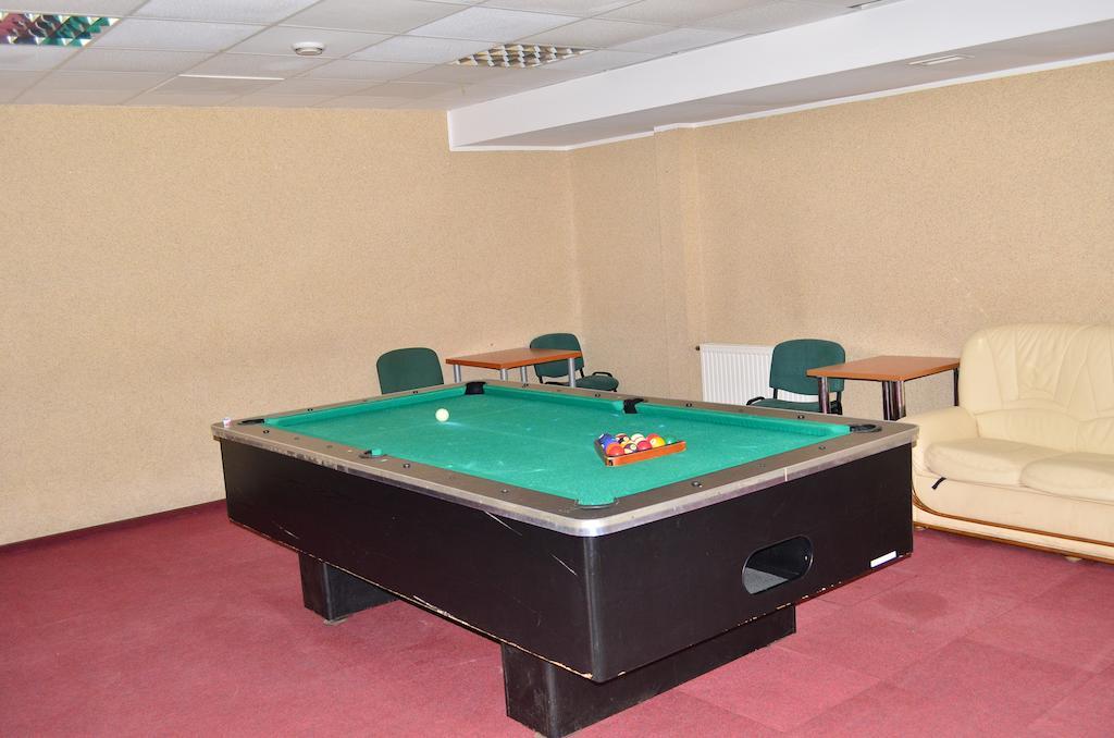 Hotel Mikorzyn Ślesin Екстериор снимка