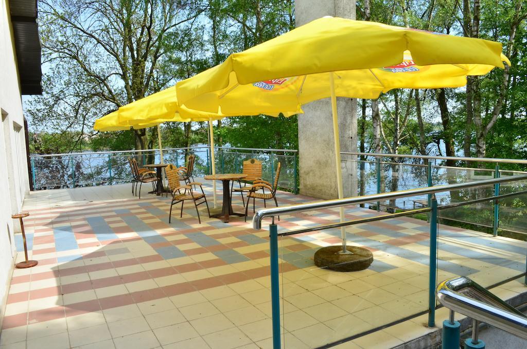Hotel Mikorzyn Ślesin Екстериор снимка