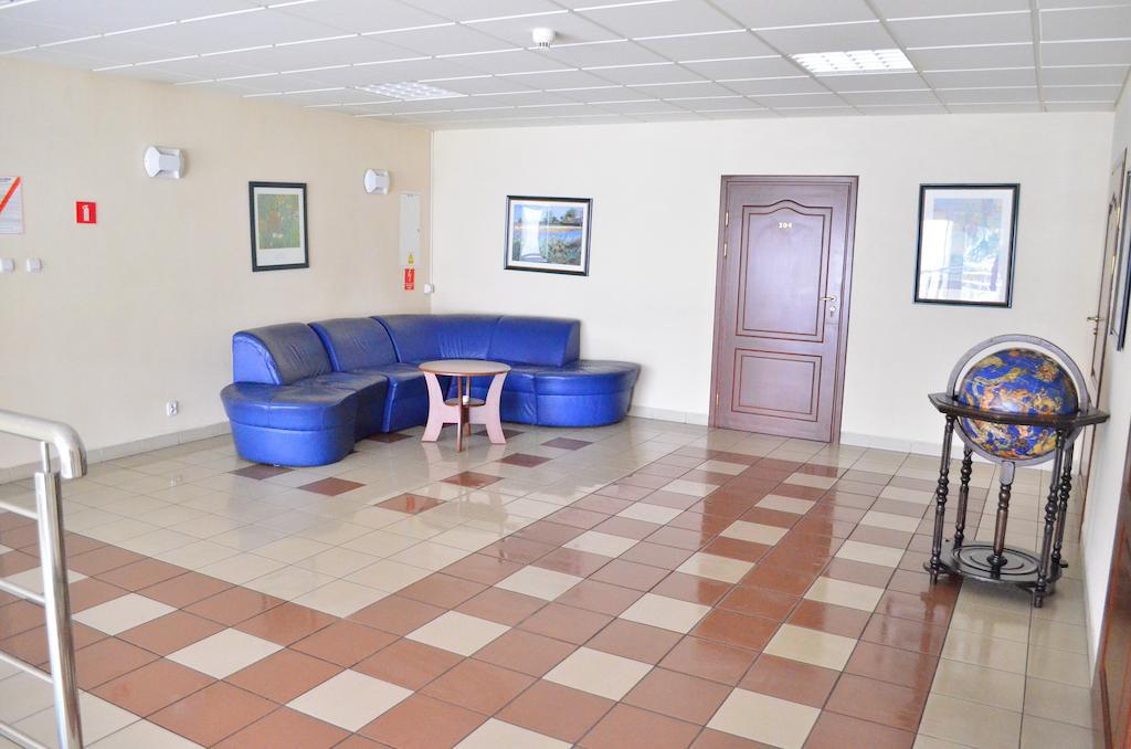 Hotel Mikorzyn Ślesin Екстериор снимка